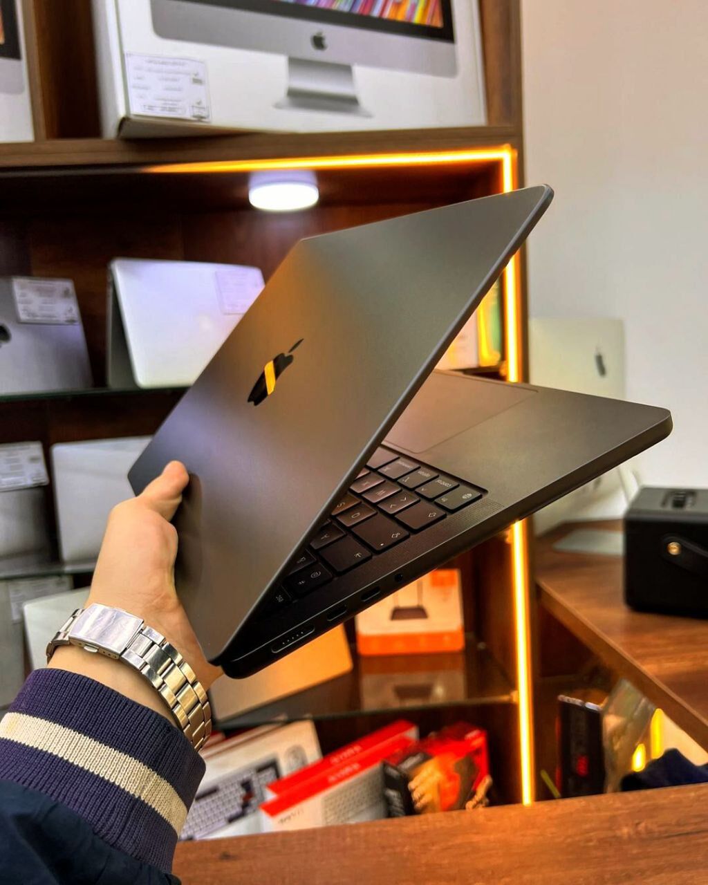 Apple MacBook Pro/M3/RAM 18GB - Aşgabat - img 6