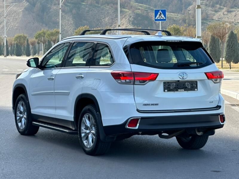 Toyota Highlander 2019 - 290 000 TMT - Ашхабад - img 4