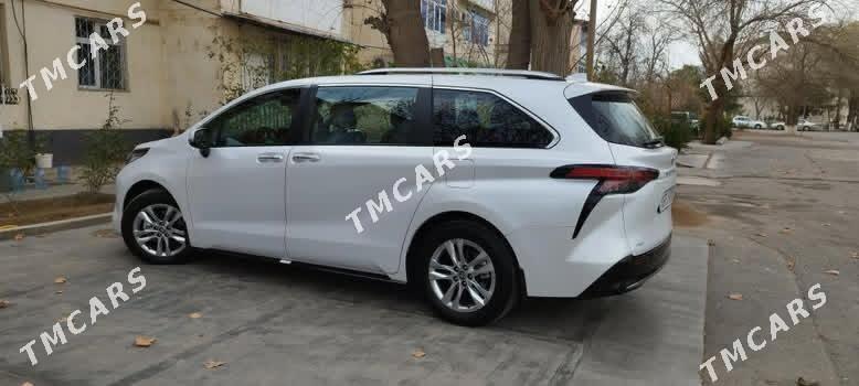 Toyota Sienna 2023 - 800 000 TMT - 10 mkr - img 2