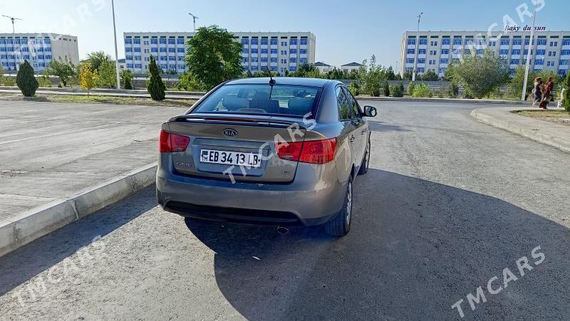 Kia Forte 2010 - 98 000 TMT - Туркменабат - img 2