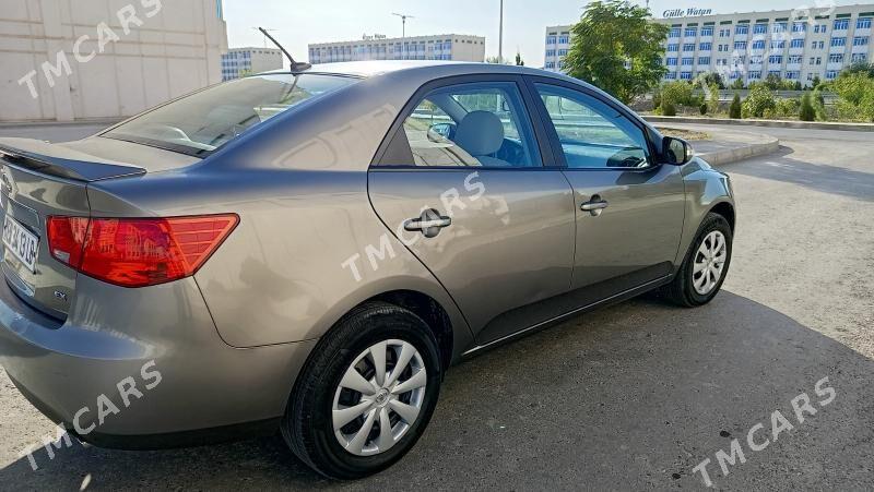 Kia Forte 2010 - 98 000 TMT - Туркменабат - img 4