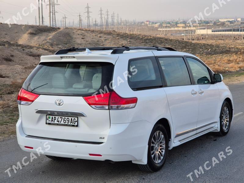 Toyota Sienna 2010 - 285 000 TMT - Гызыларбат - img 7