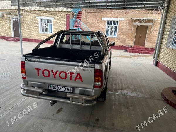 Toyota Hilux 2010 - 270 000 TMT - Bäherden - img 3