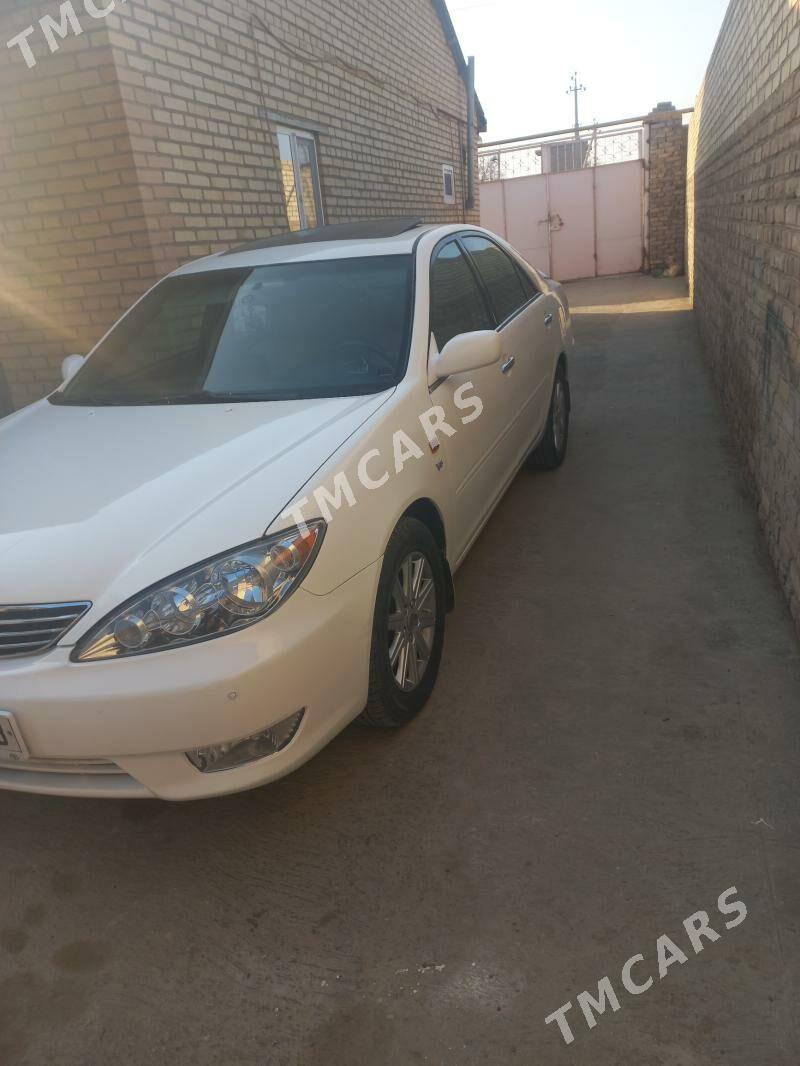 Toyota Camry 2005 - 170 000 TMT - Халач - img 2