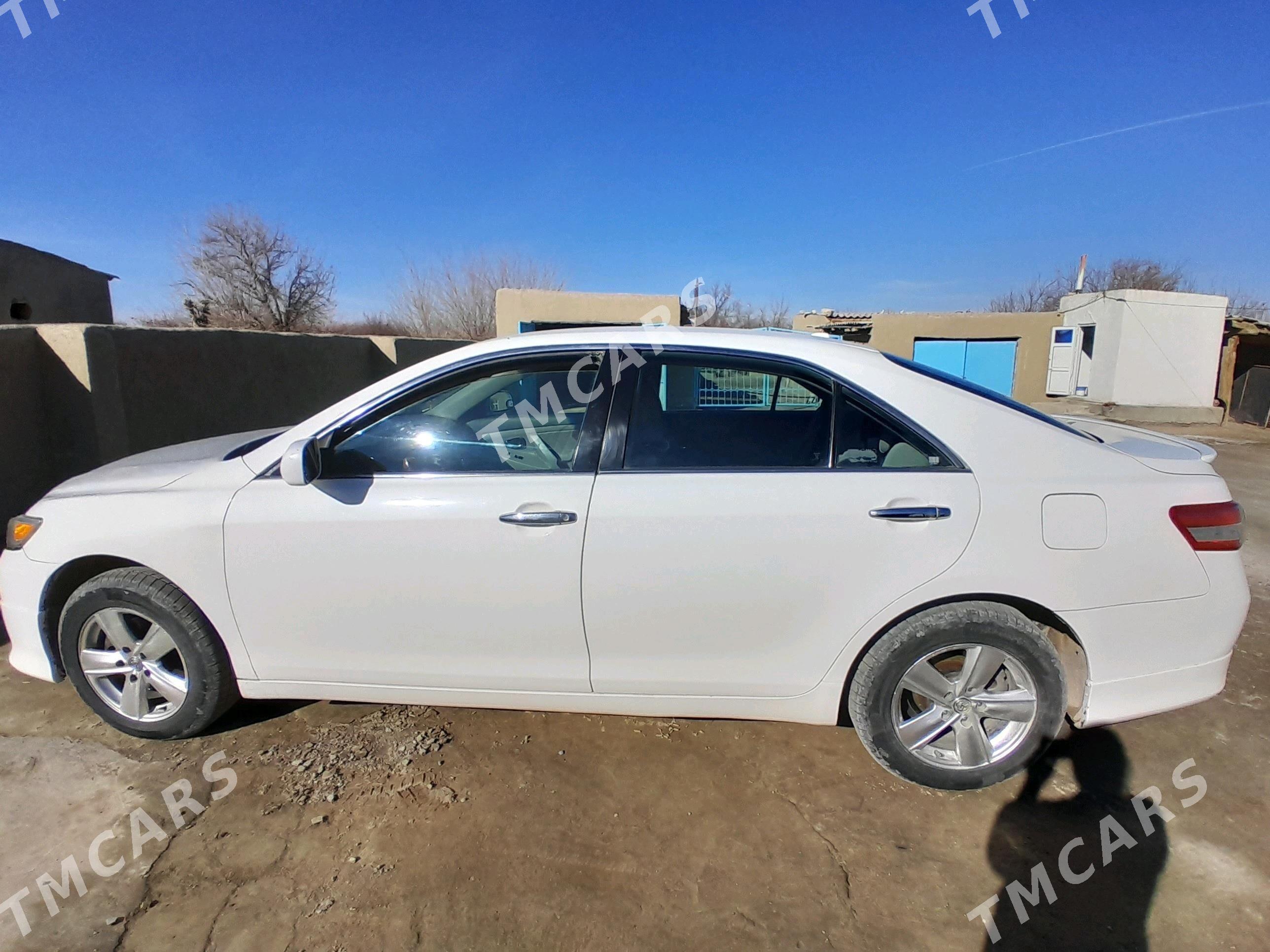 Toyota Camry 2011 - 170 000 TMT - Кака - img 4