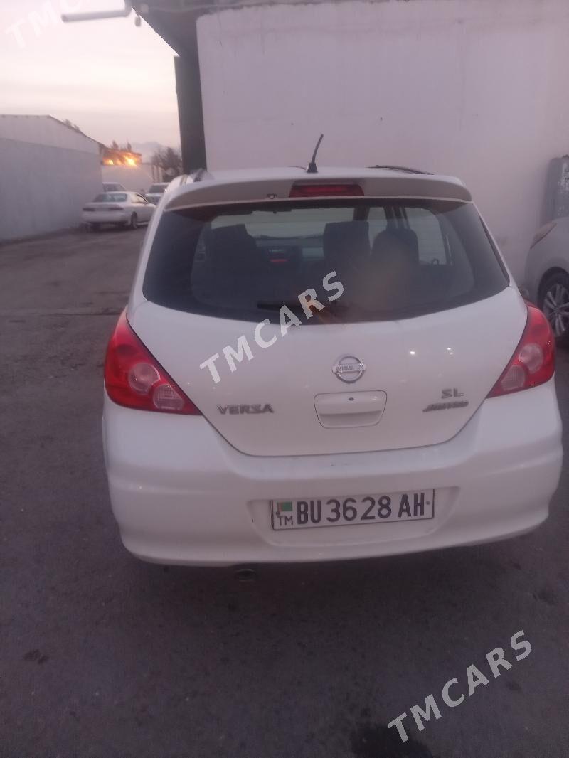 Nissan Versa 2011 - 110 000 TMT - Кака - img 5