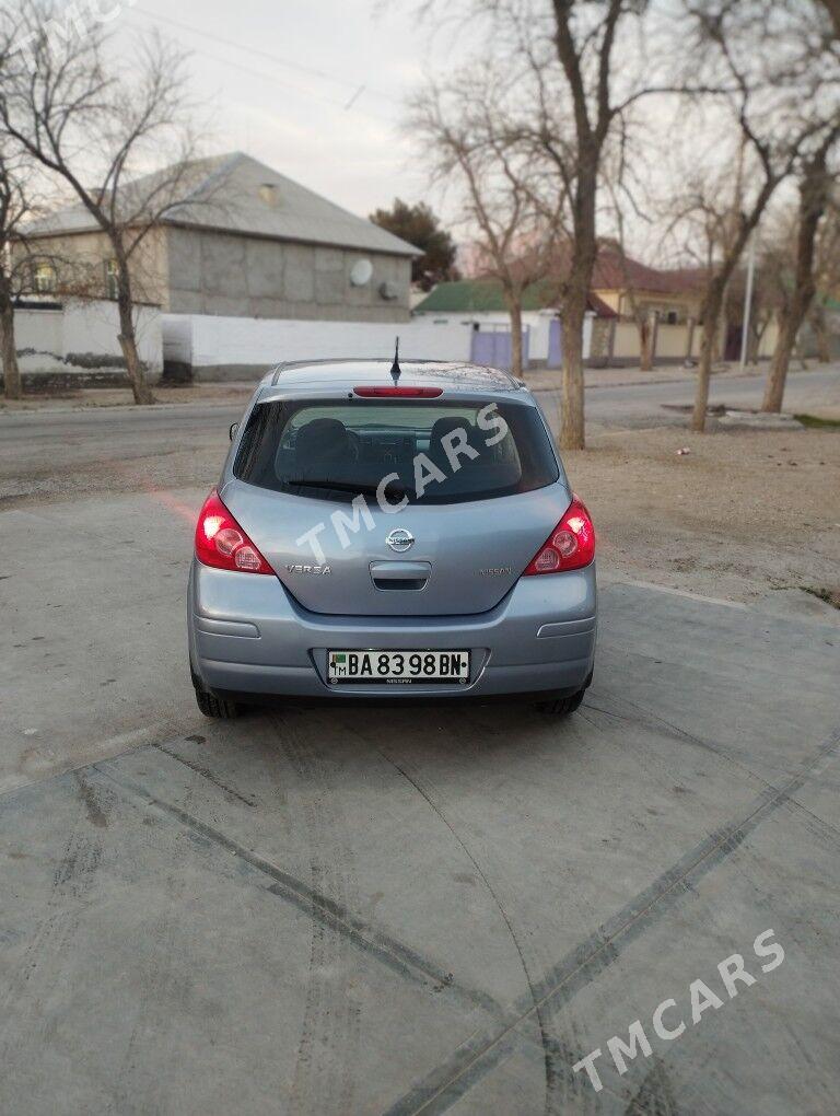 Nissan Versa 2011 - 105 000 TMT - Балканабат - img 4