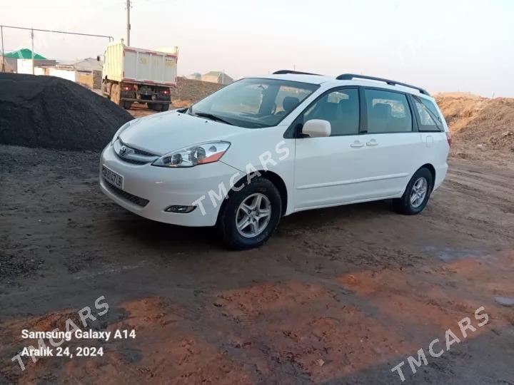 Toyota Sienna 2005 - 180 000 TMT - Койтендаг - img 2