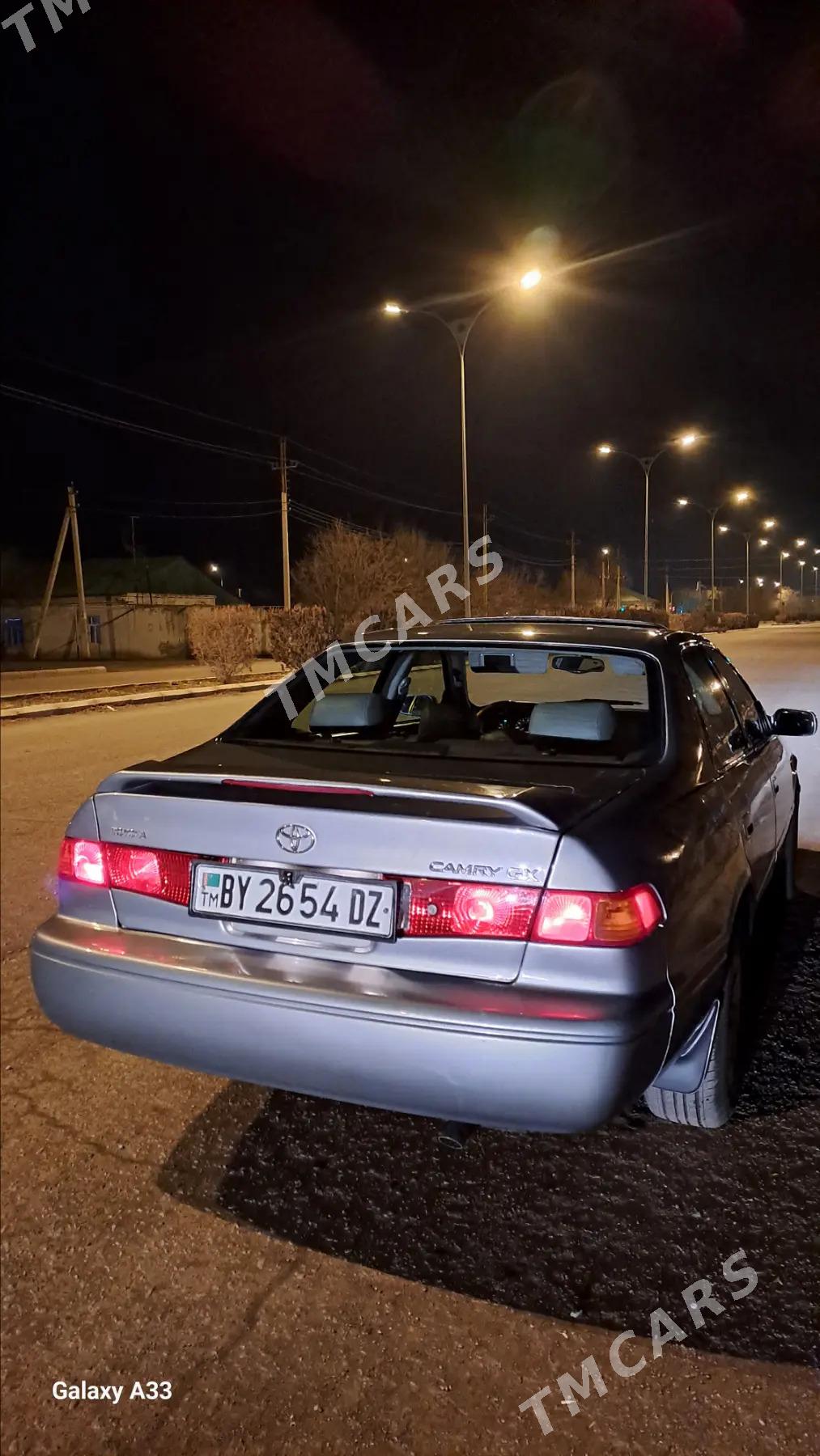 Toyota Camry 2001 - 130 000 TMT - Кёнеургенч - img 2