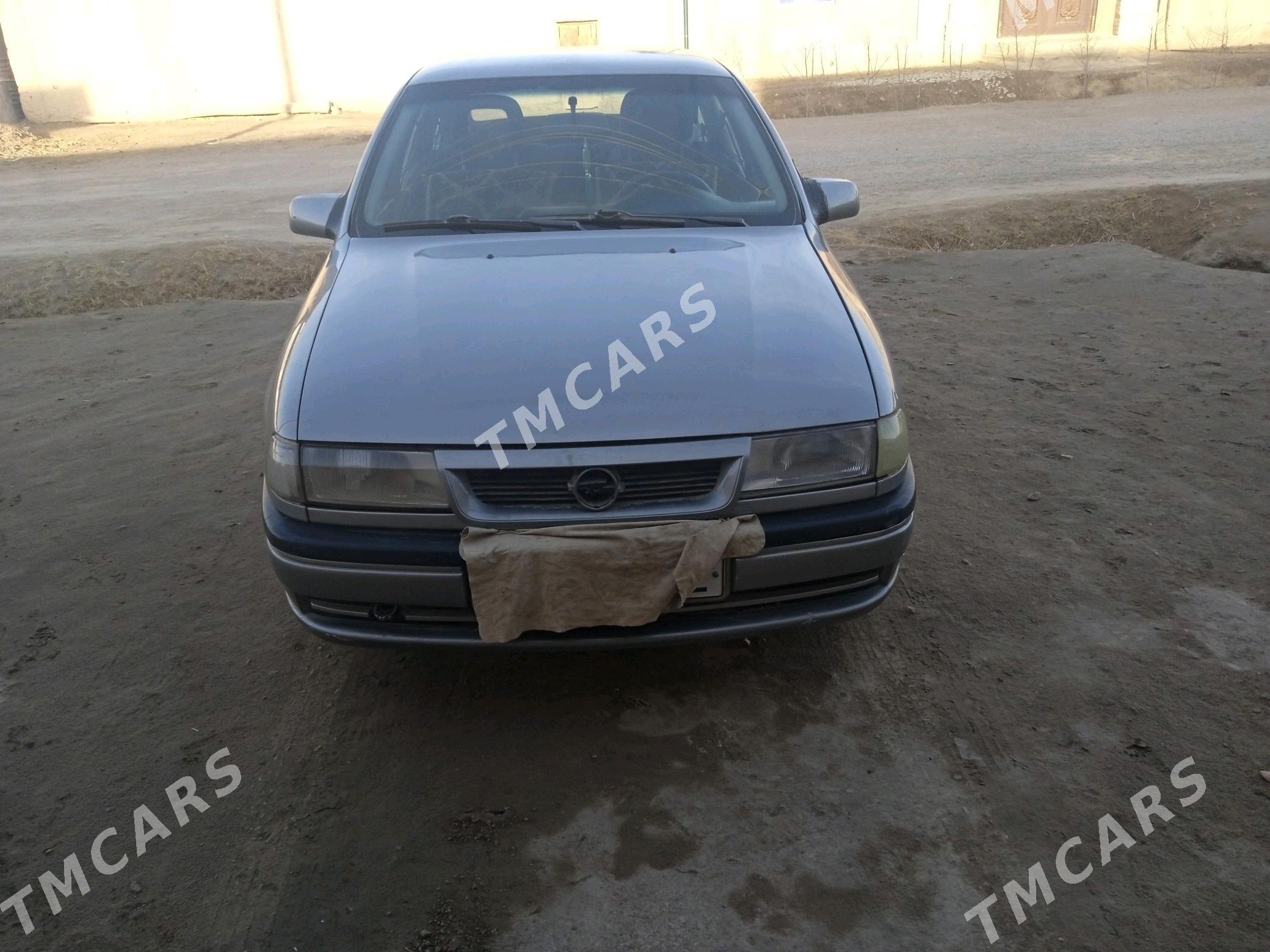 Opel Vectra 1993 - 25 000 TMT - Гурбансолтан Едже - img 5