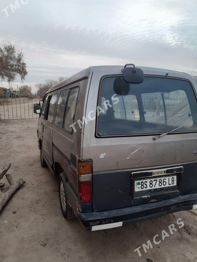 Toyota Hiace 1991 - 25 000 TMT - Гарабекевюл - img 5