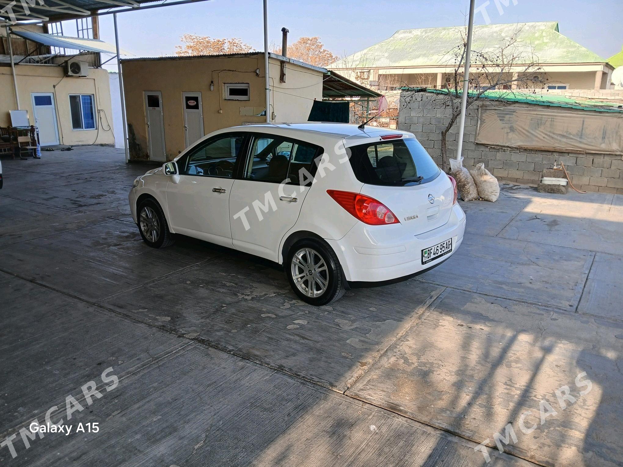 Nissan Versa 2010 - 115 000 TMT - Ашхабад - img 4