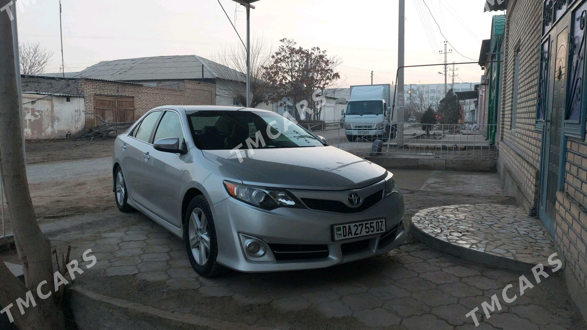 Toyota Camry 2012 - 230 000 TMT - Дашогуз - img 3