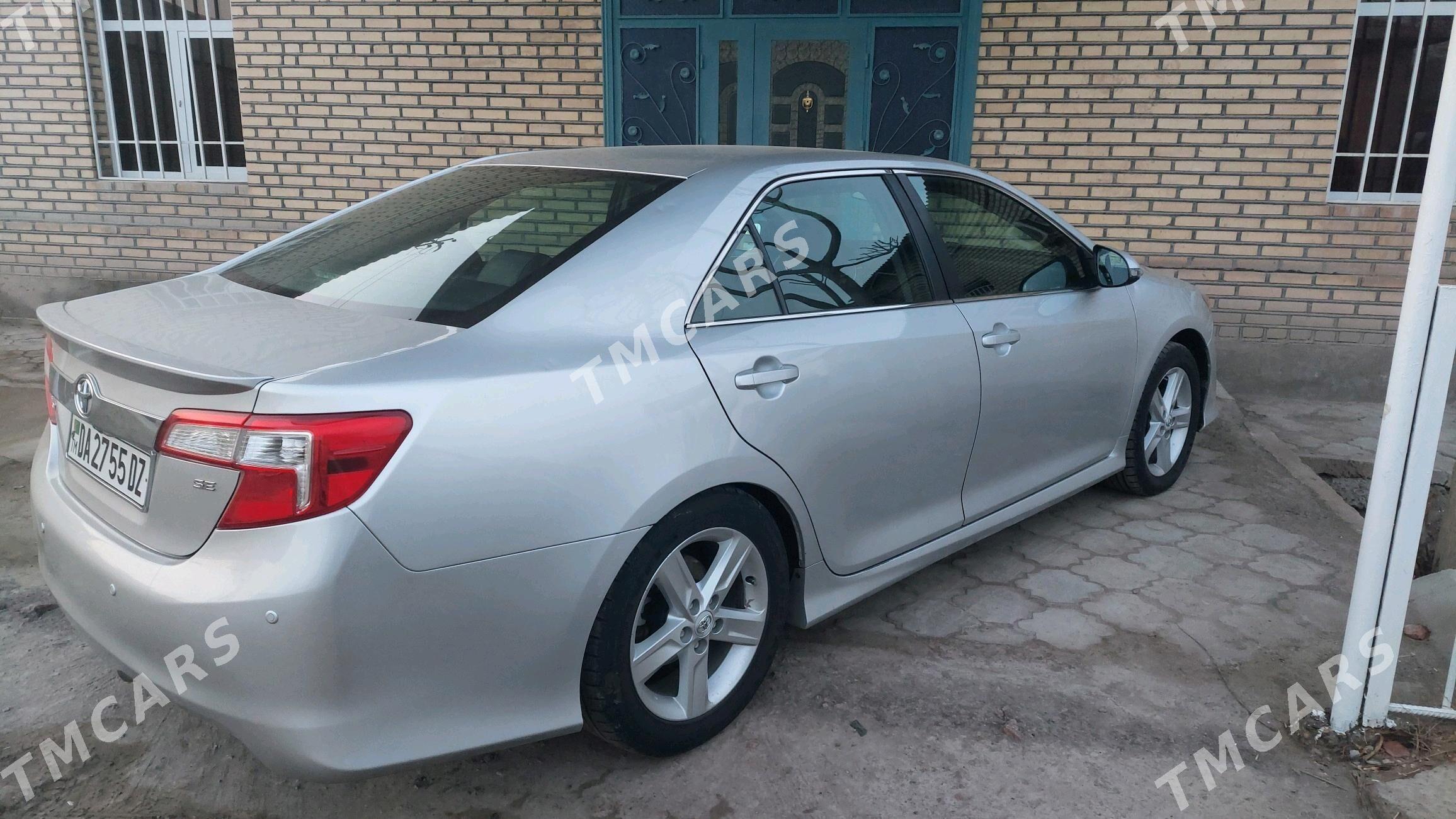 Toyota Camry 2012 - 230 000 TMT - Дашогуз - img 4