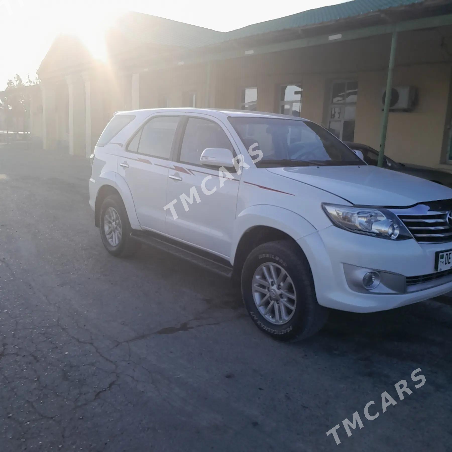 Toyota Fortuner 2014 - 340 000 TMT - Türkmenabat - img 6