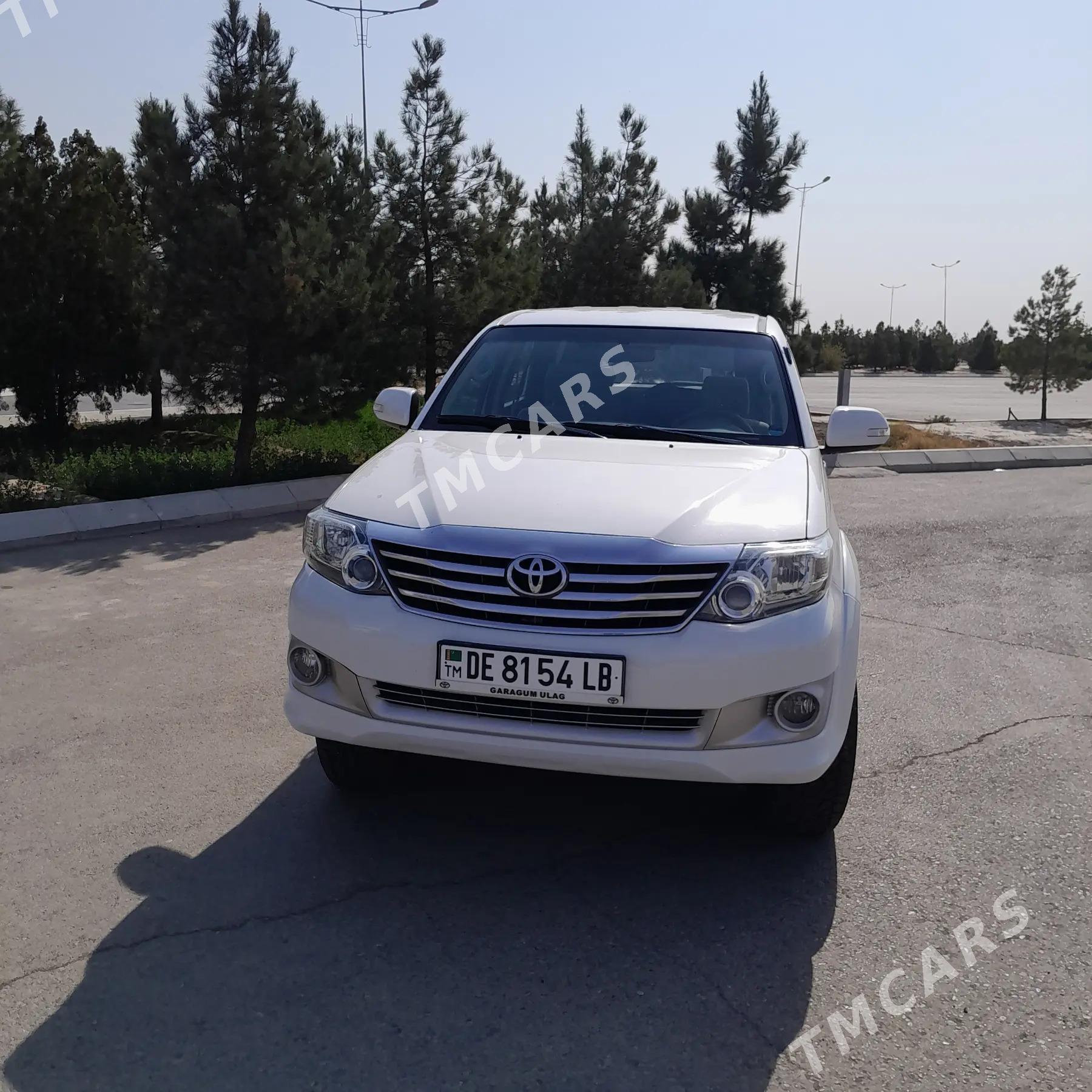 Toyota Fortuner 2014 - 340 000 TMT - Türkmenabat - img 4