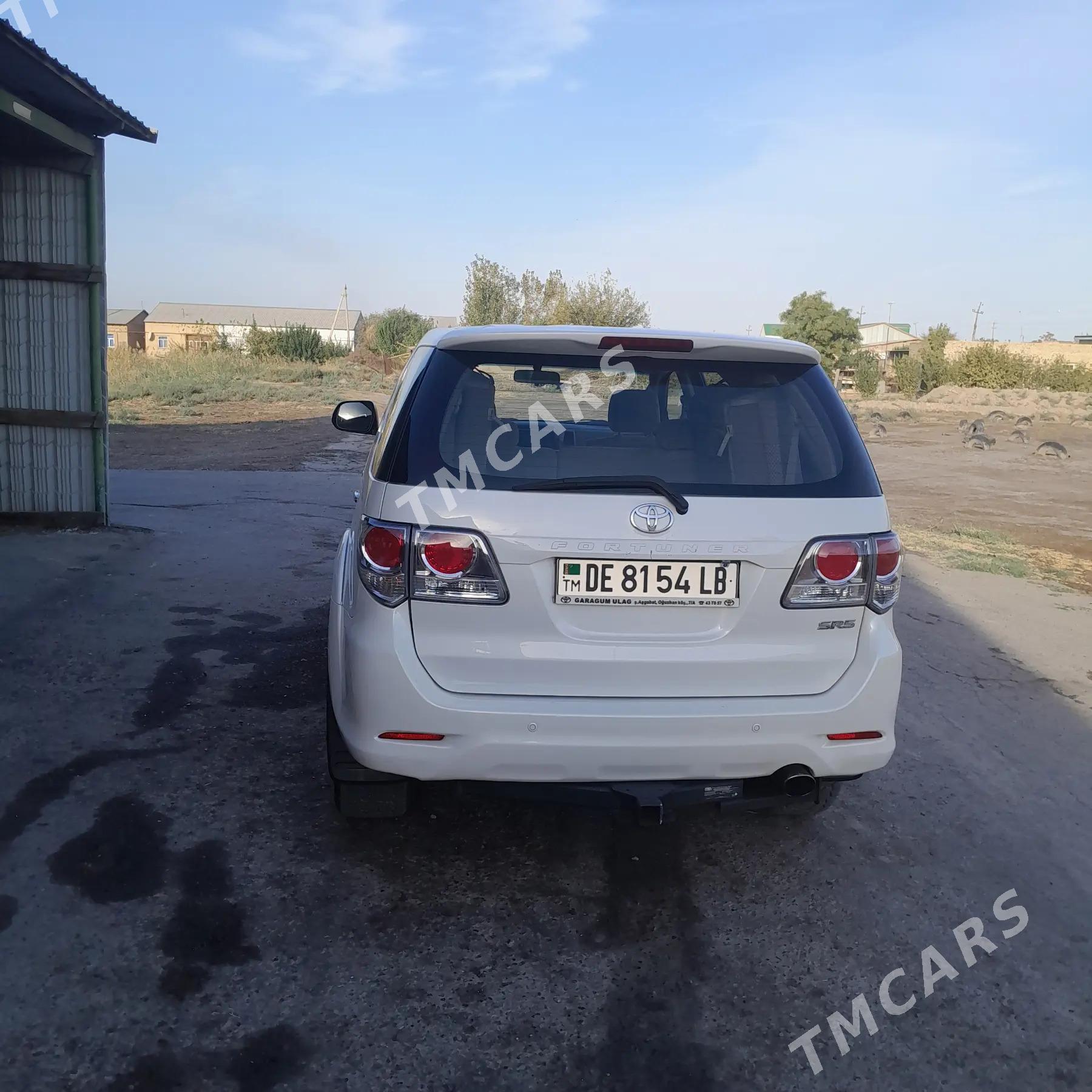 Toyota Fortuner 2014 - 340 000 TMT - Türkmenabat - img 5