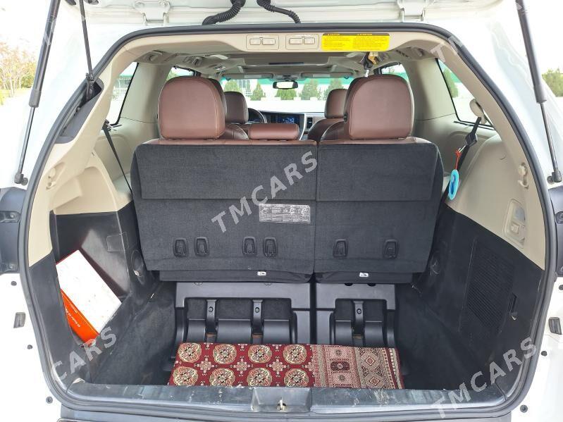 Toyota Sienna 2018 - 570 000 TMT - Aşgabat - img 9