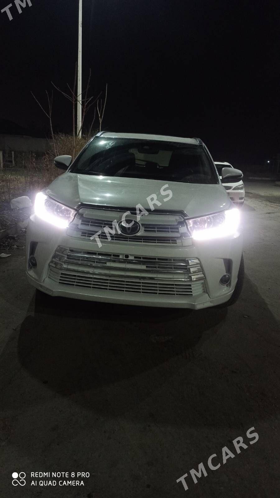 Toyota Highlander 2018 - 380 000 TMT - Türkmenabat - img 2