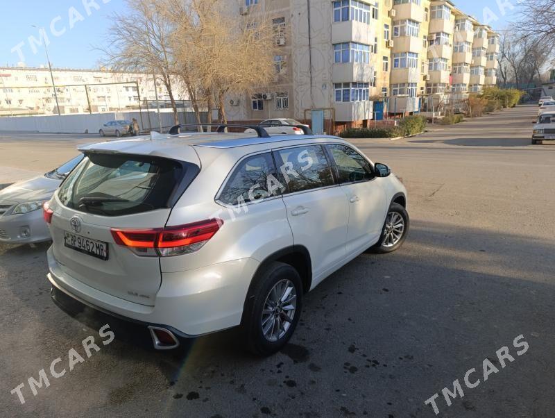 Toyota Highlander 2018 - 410 000 TMT - Мары - img 4