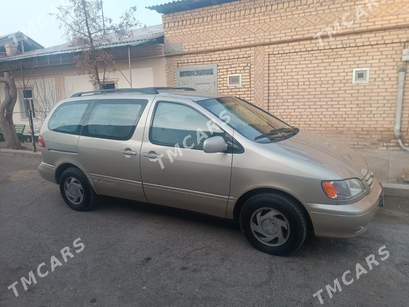 Toyota Sienna 2002 - 140 000 TMT - Дашогуз - img 2