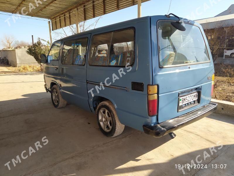 Toyota Hiace 1989 - 35 000 TMT - Мары - img 4