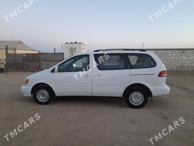 Toyota Sienna 2001 - 125 000 TMT - Эсенгулы - img 2