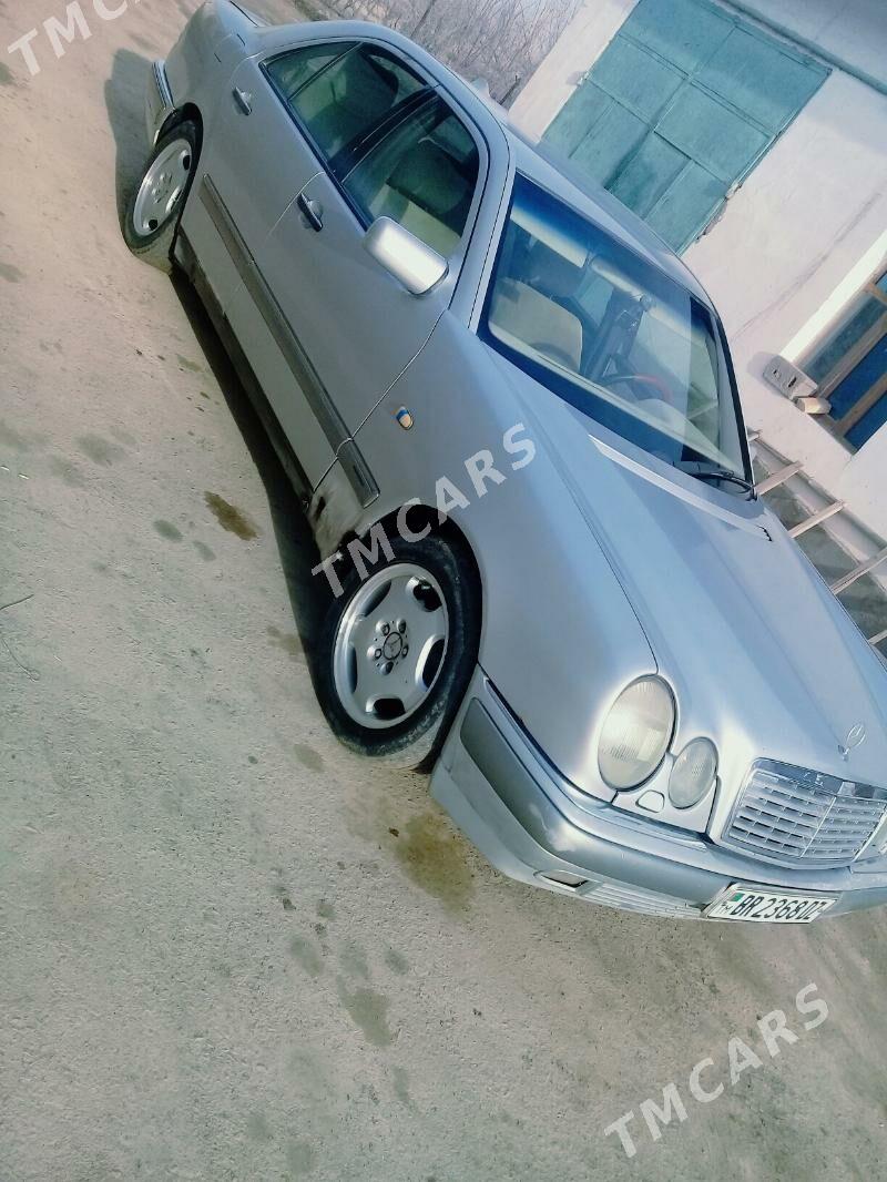 Mercedes-Benz E320 1998 - 60 000 TMT - Daşoguz - img 4