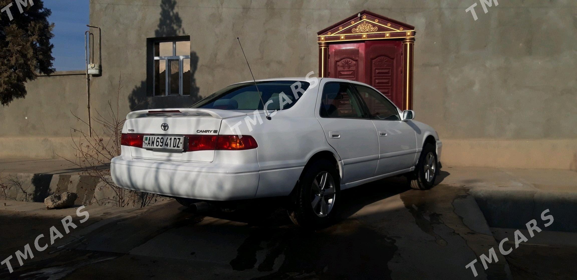 Toyota Camry 2001 - 115 000 TMT - Кёнеургенч - img 2