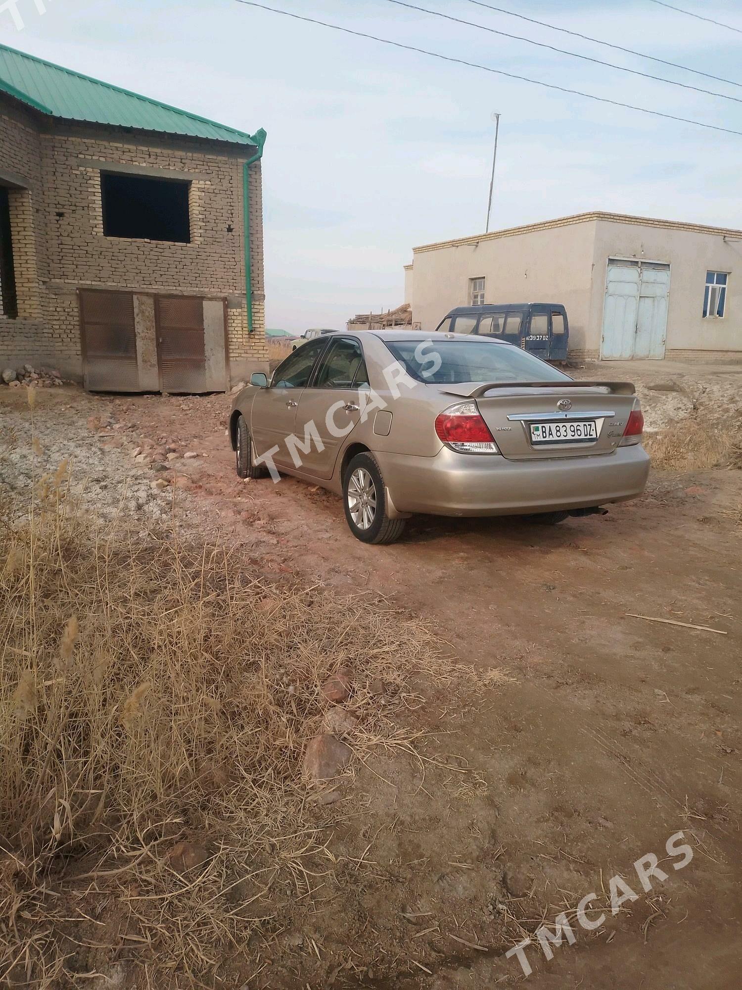 Toyota Camry 2004 - 130 000 TMT - Дашогуз - img 2