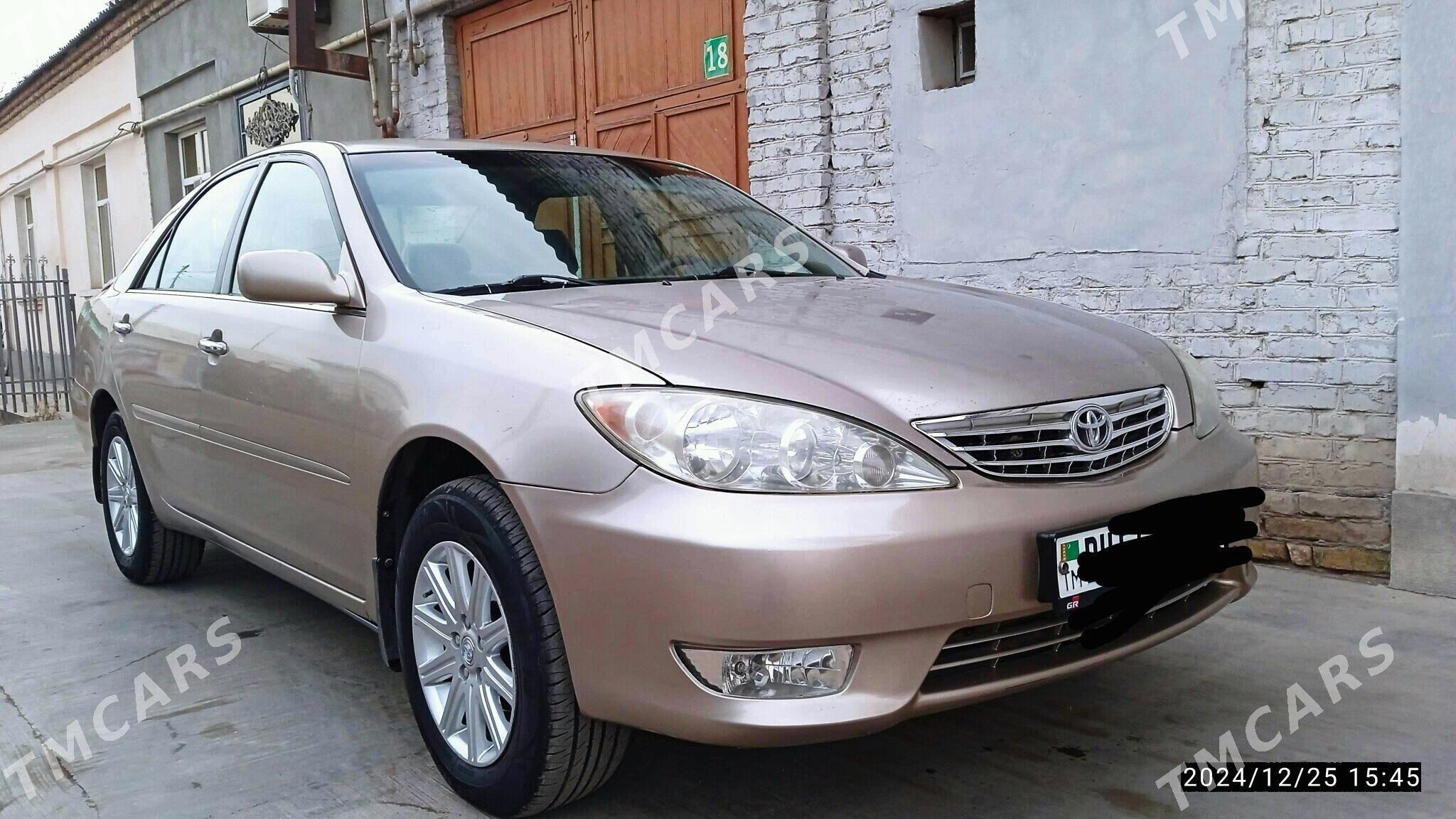 Toyota Camry 2004 - 125 000 TMT - Дашогуз - img 4