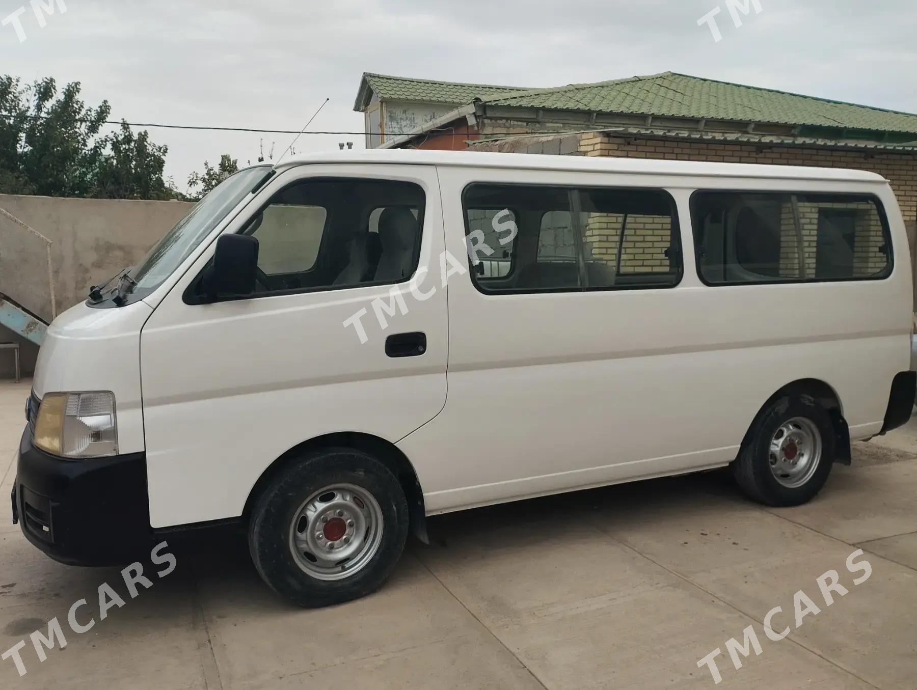 Nissan Urvan 2004 - 156 000 TMT - Векильбазар - img 2