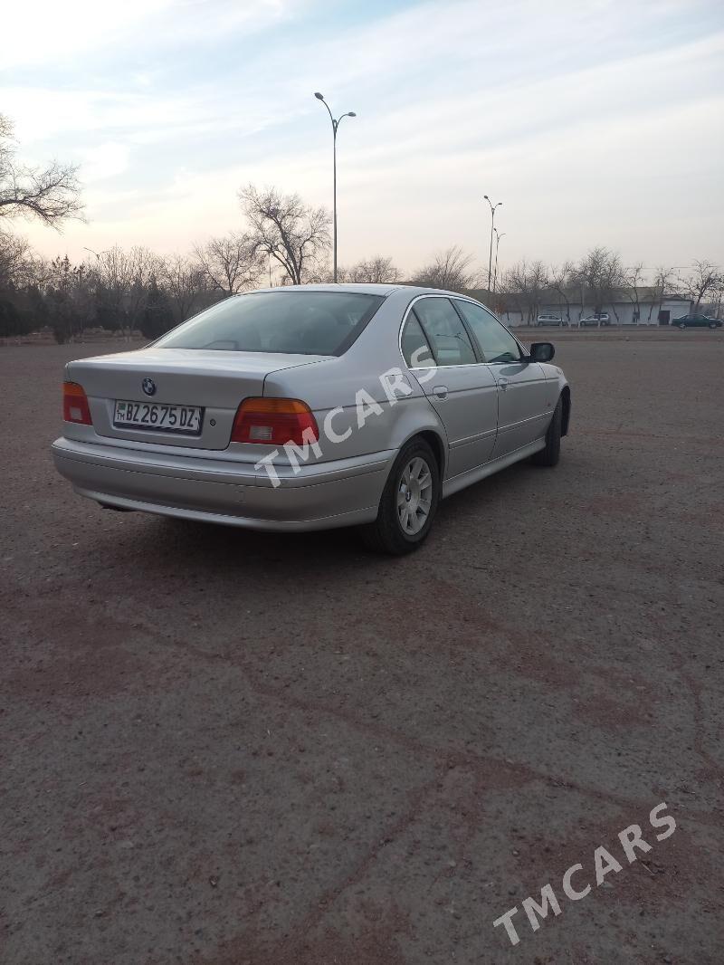 BMW E39 2002 - 110 000 TMT - Дашогуз - img 3