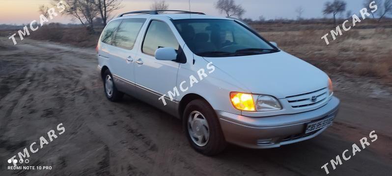 Toyota Sienna 2002 - 190 000 TMT - Köneürgenç - img 2