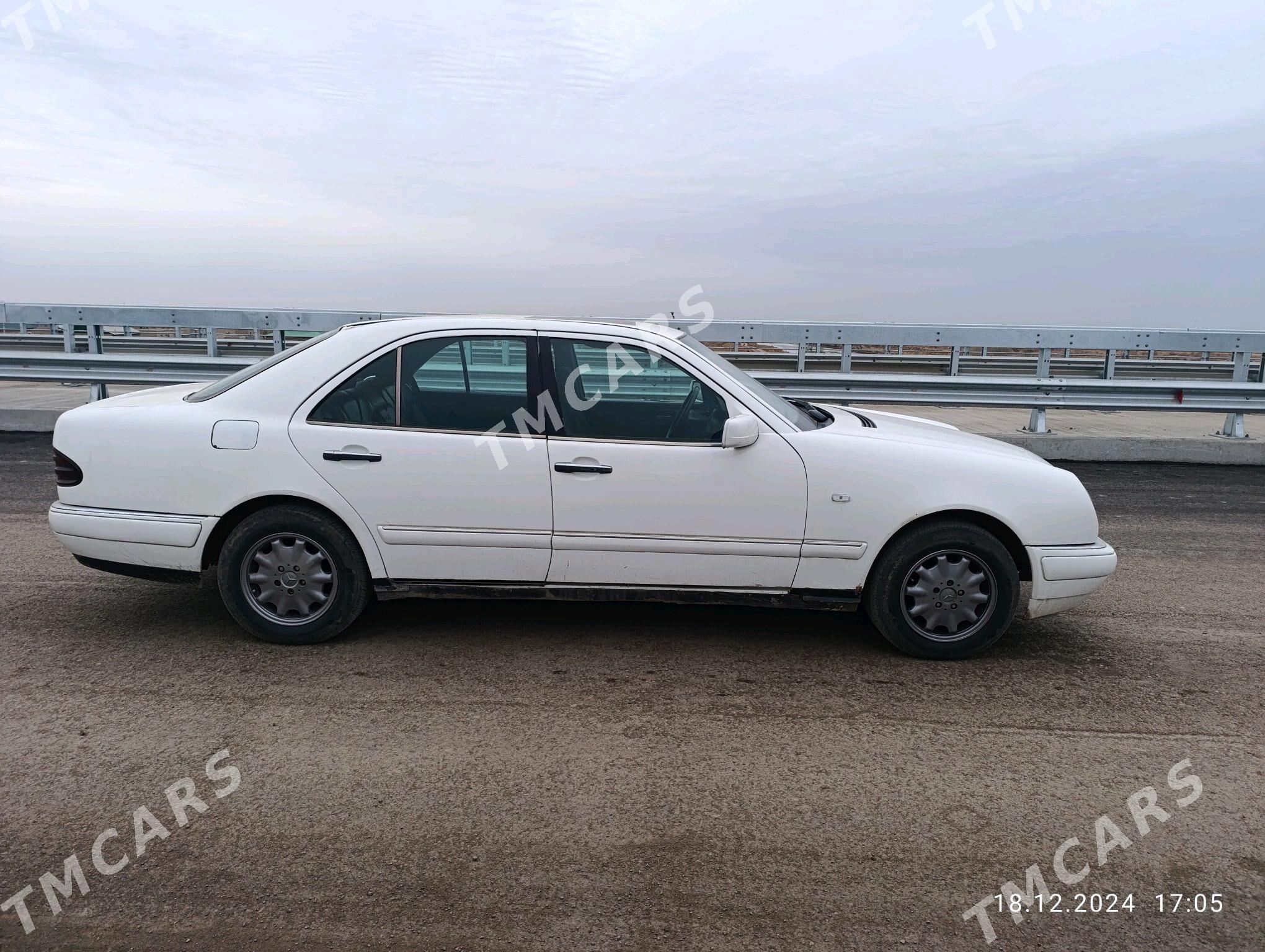 Mercedes-Benz E350 1996 - 50 000 TMT - Köneürgenç - img 5