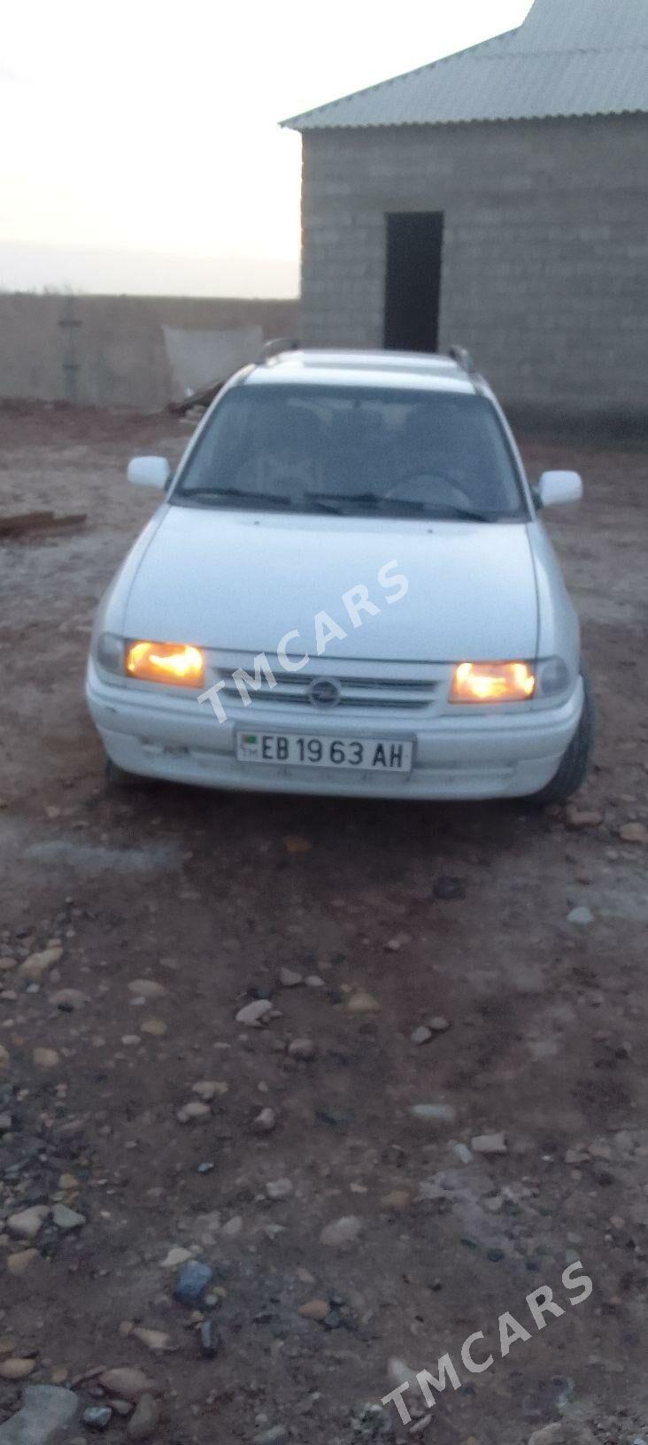 Opel Astra 1995 - 45 000 TMT - Теджен - img 5