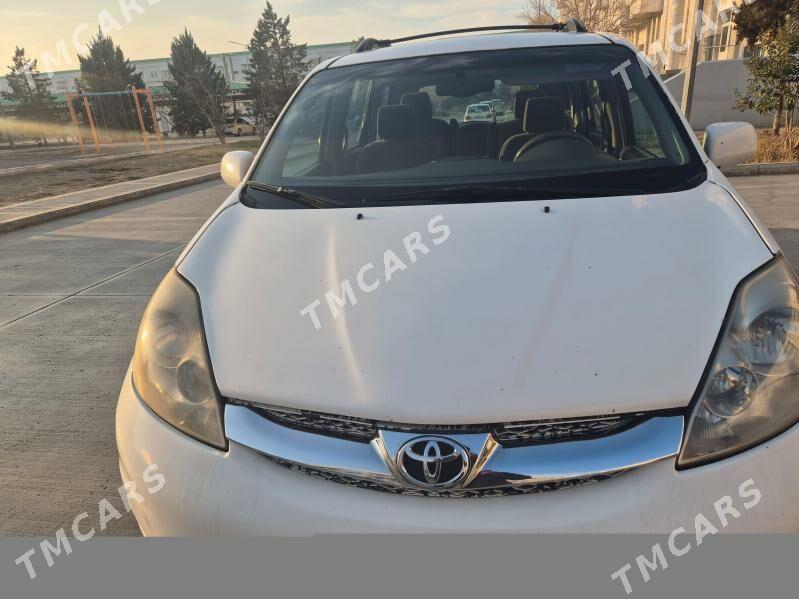 Toyota Sienna 2006 - 190 000 TMT - Köşi - img 2