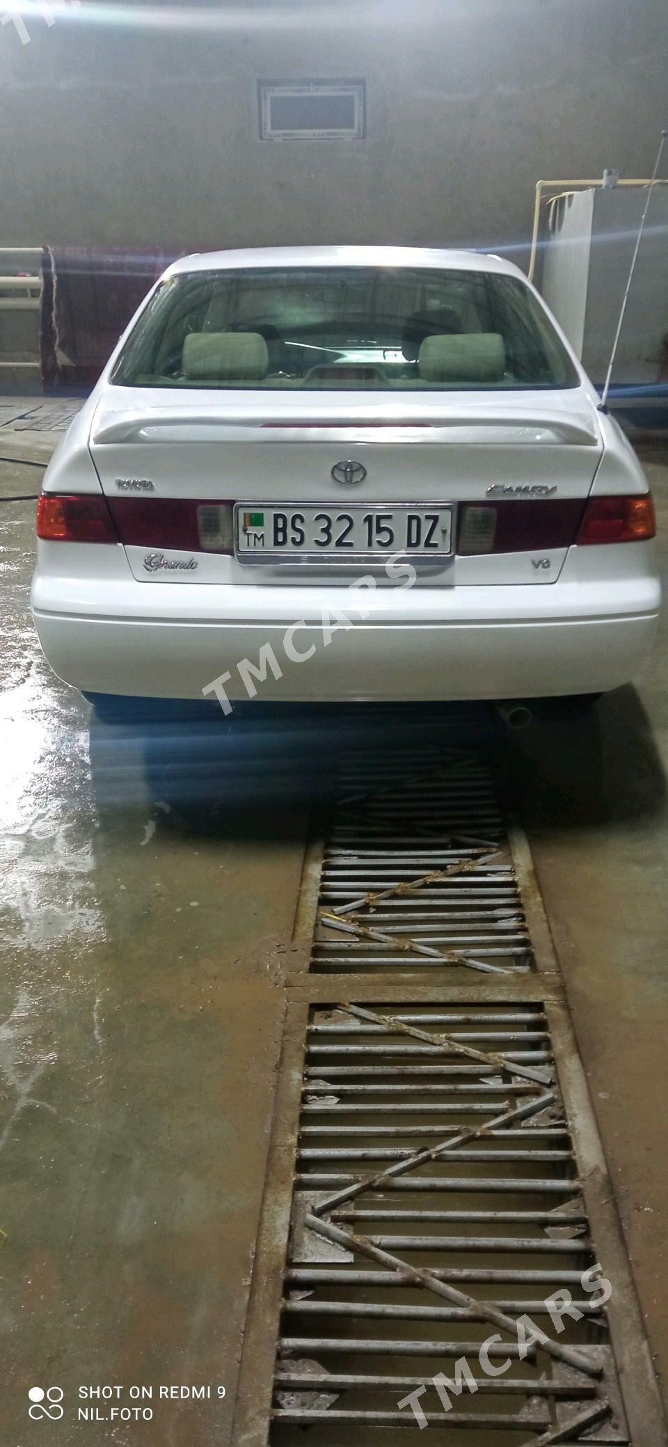 Toyota Camry 1998 - 110 000 TMT - етр. Туркменбаши - img 4