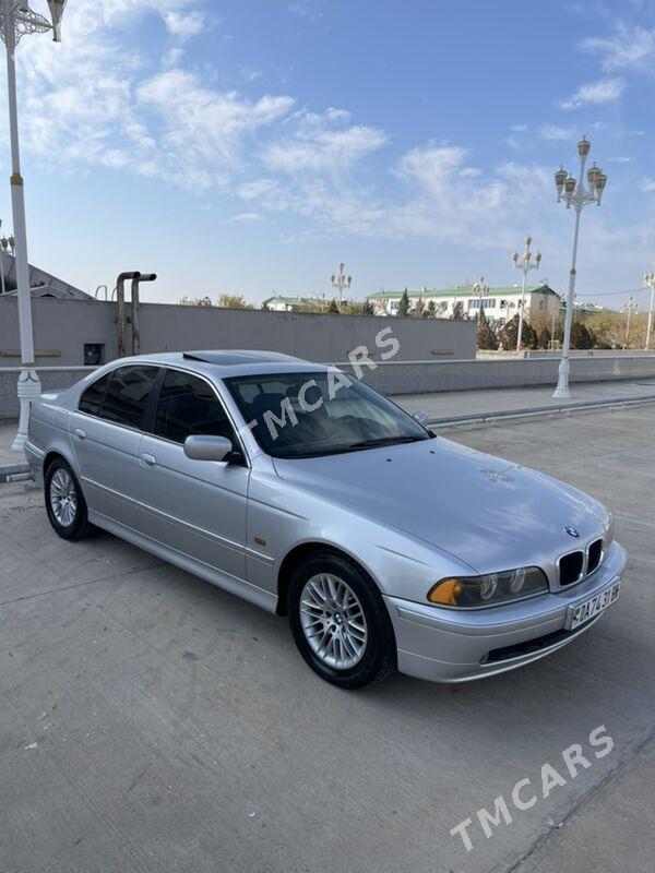 BMW E39 2002 - 120 000 TMT - Балканабат - img 3