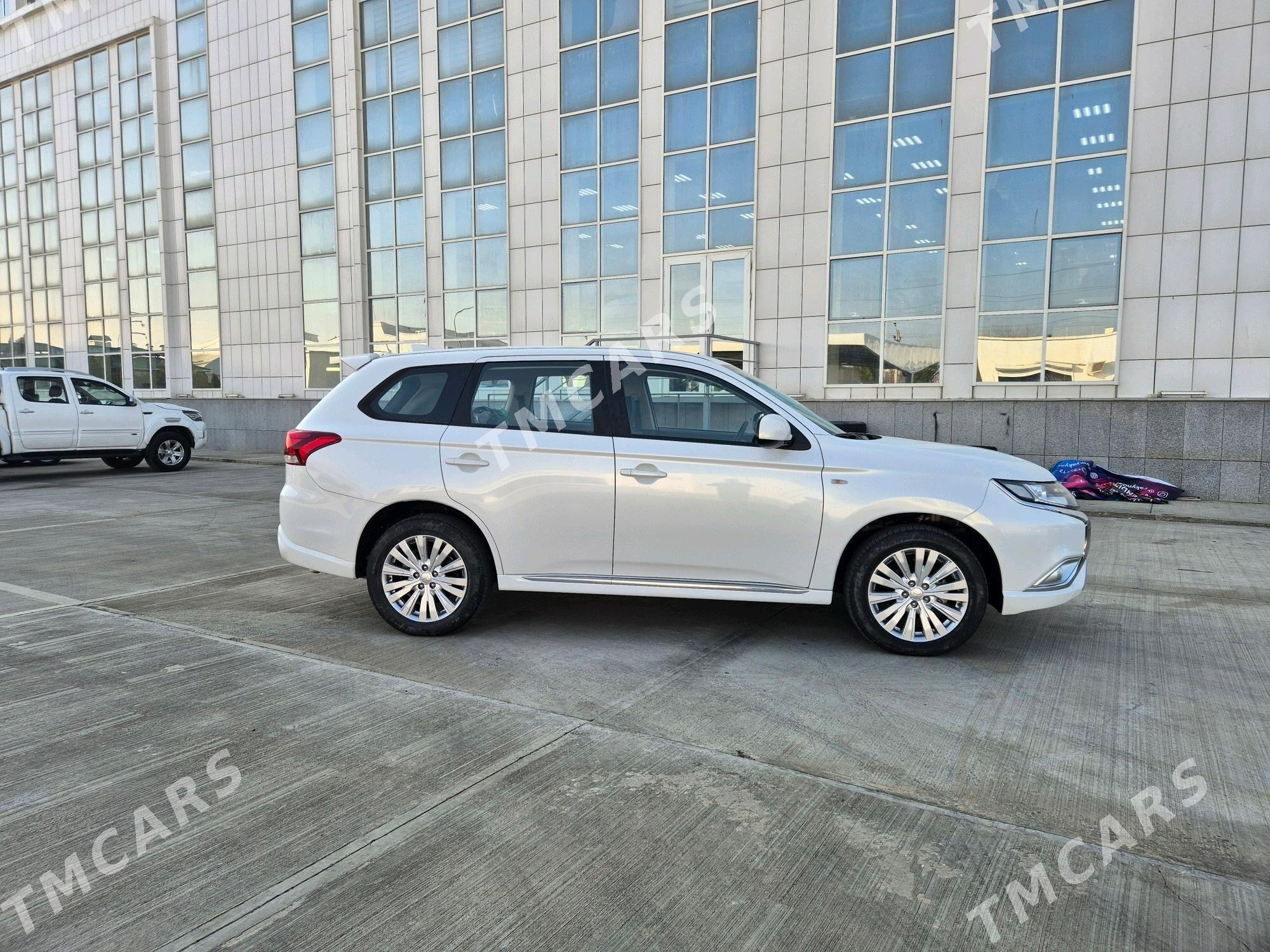 Mitsubishi Outlander 2022 - 292 000 TMT - Ашхабад - img 3