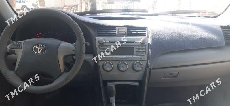 Toyota Camry 2010 - 144 000 TMT - Ёлётен - img 2