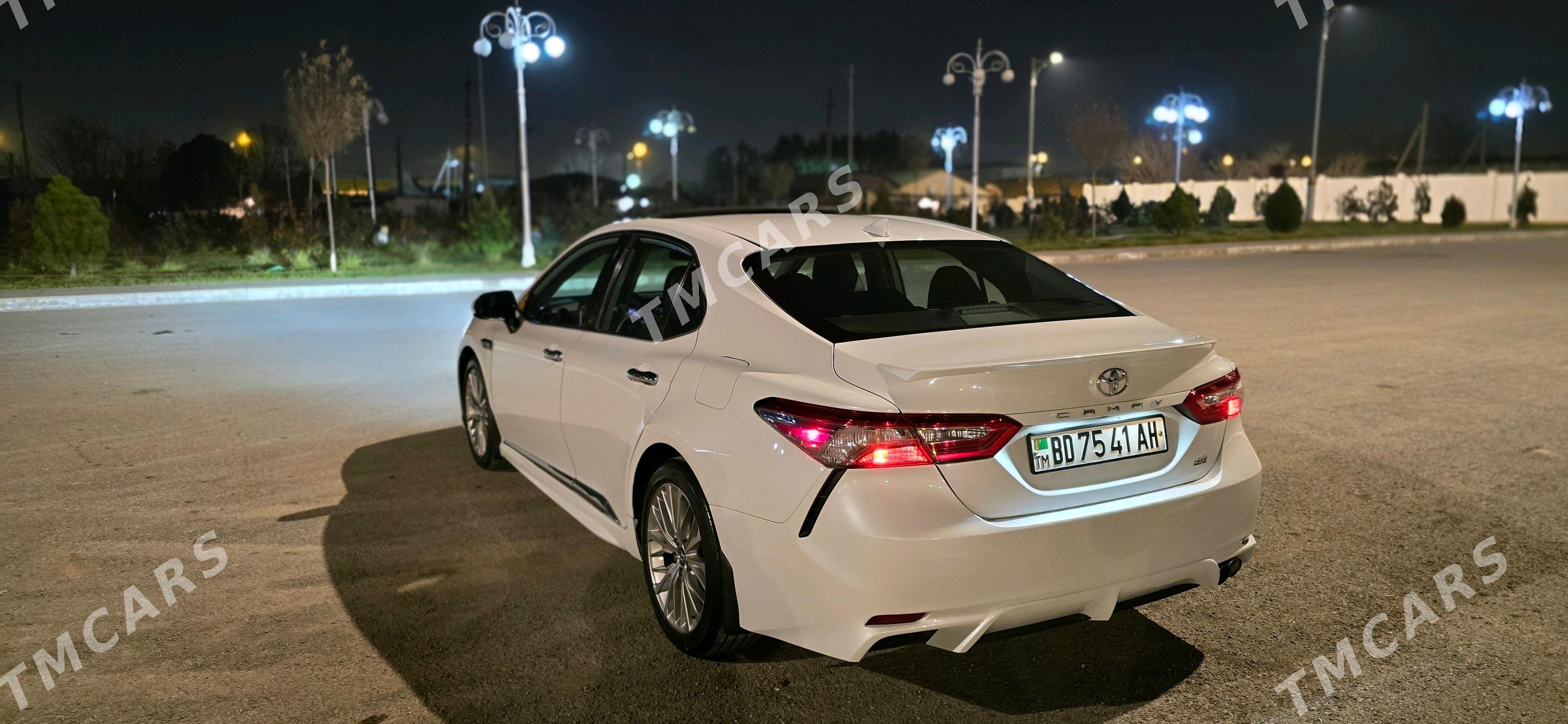 Toyota Camry 2019 - 320 000 TMT - Aşgabat - img 4