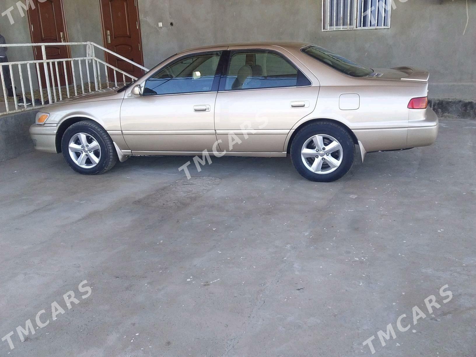 Toyota Camry 2001 - 140 000 TMT - Теджен - img 5