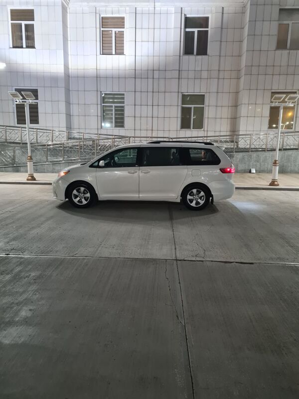 Toyota Sienna 2016 - 295 000 TMT - Aşgabat - img 2