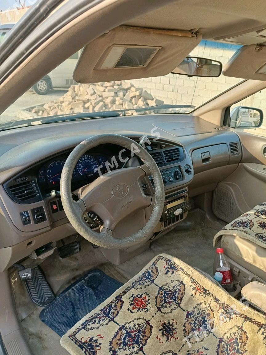 Toyota Sienna 2002 - 130 000 TMT - Аркадаг - img 3