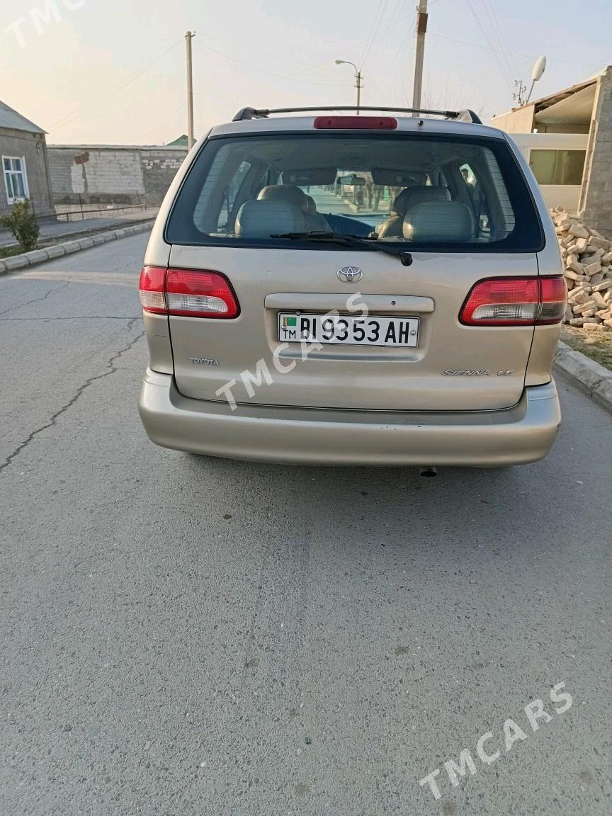 Toyota Sienna 2002 - 130 000 TMT - Аркадаг - img 4