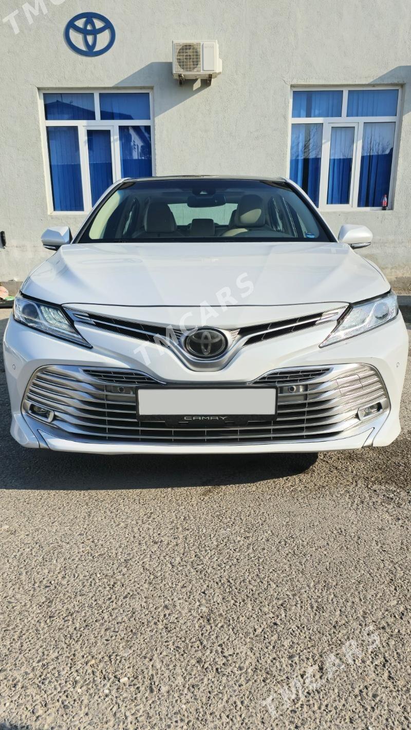 Toyota Camry 2018 - 365 000 TMT - 6 мкр - img 3