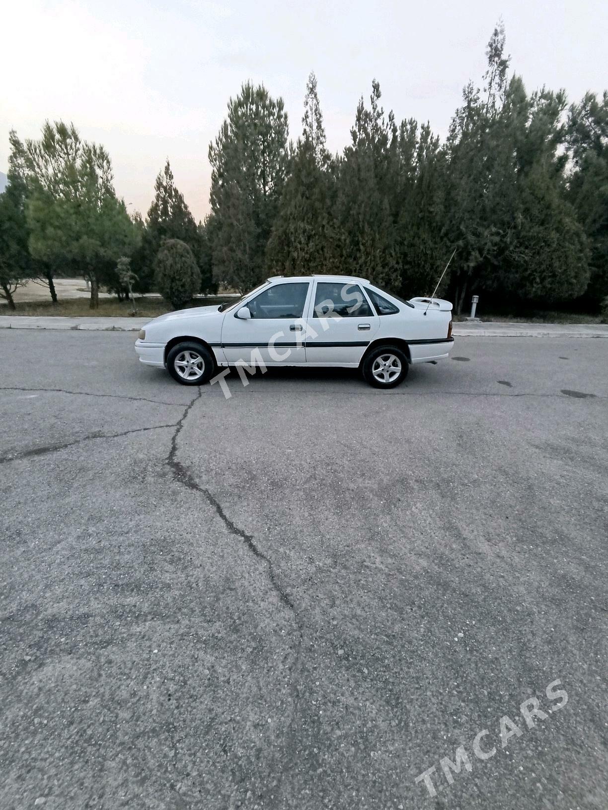 Opel Vectra 1990 - 29 000 TMT - Бахарден - img 8