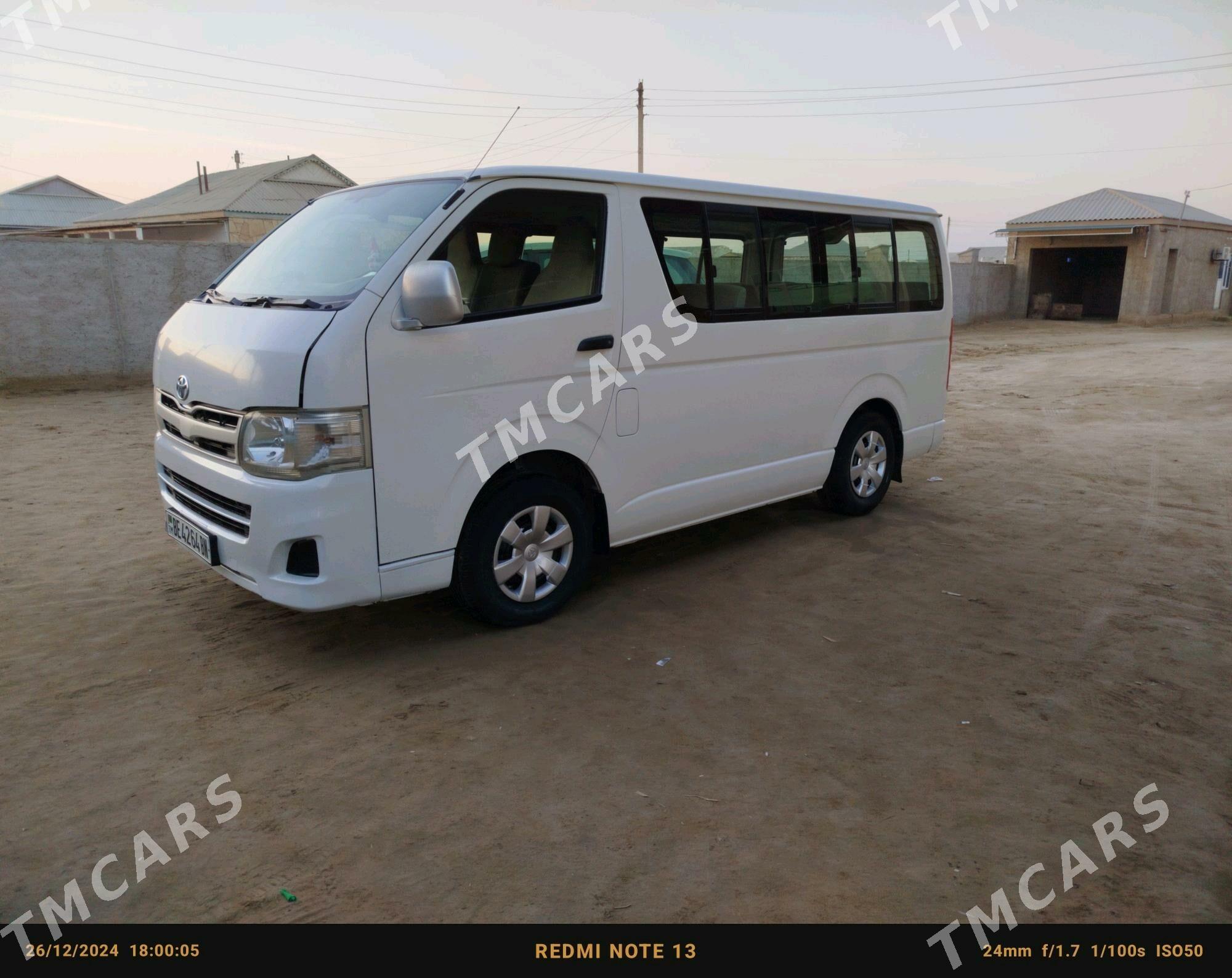 Toyota Hiace 2012 - 290 000 TMT - Балканабат - img 2