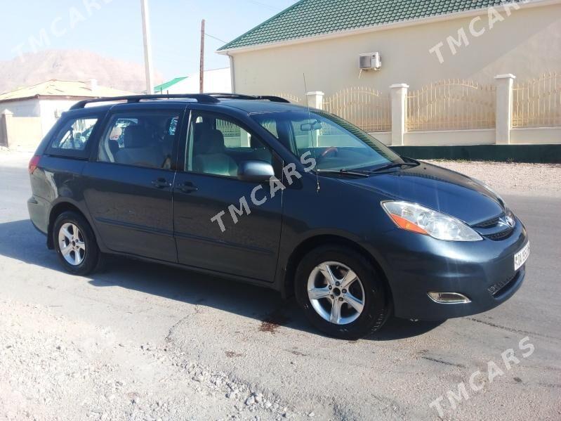 Toyota Sienna 2009 - 180 000 TMT - Эсенгулы - img 3